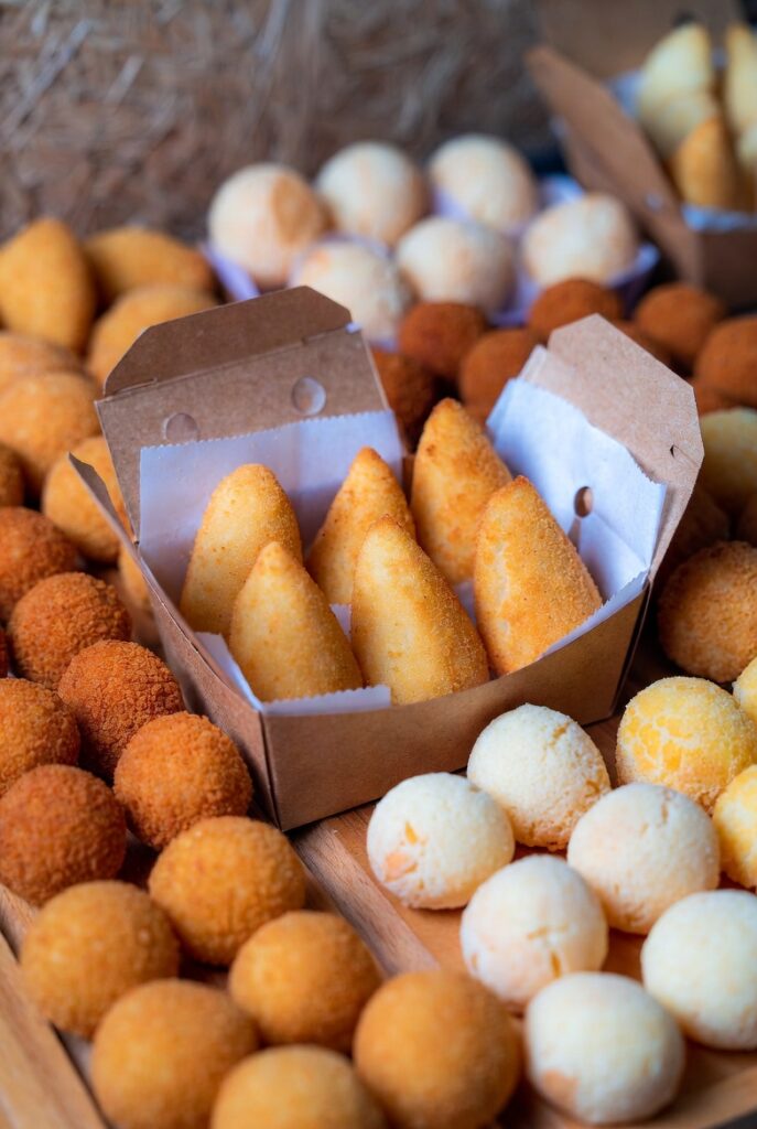 embalagem-de-salgados-para-venda-687x1024 Quanto dá para Ganhar Vendendo Salgados por Encomenda?